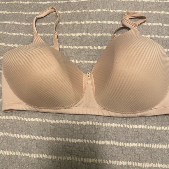 Vanity Fair Bra Women 40DD Beige Wirefree Convertible Seamless 72389 Full Cover - Picture 1 of 3